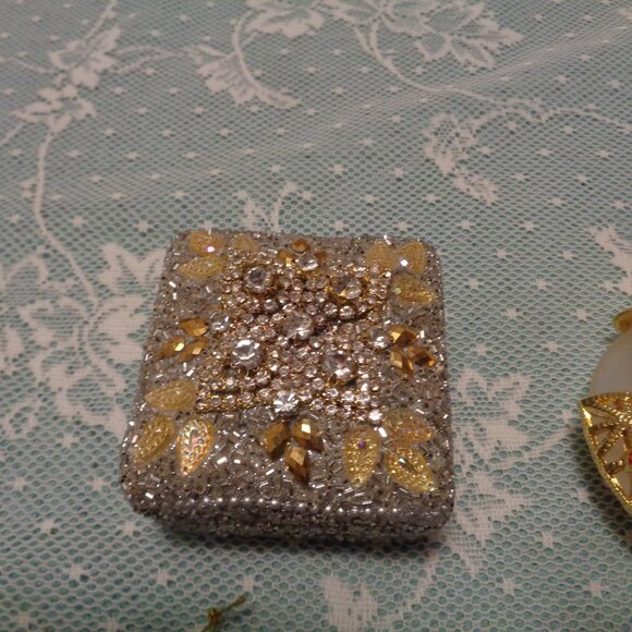 GLITZ & GLAMOUR PERFUME BOTTLE BEADED BOX STAR ORNAMENT DOLL CLOTHES LOT - Picture 5 of 10